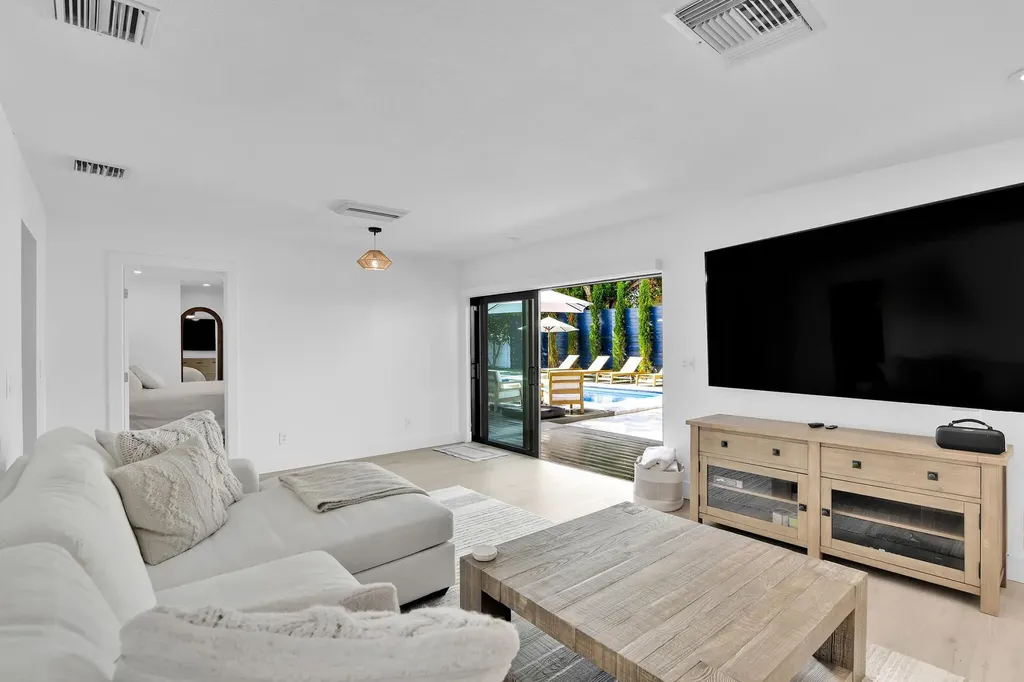 3210 Palm Drive Delray Beach FL 33483