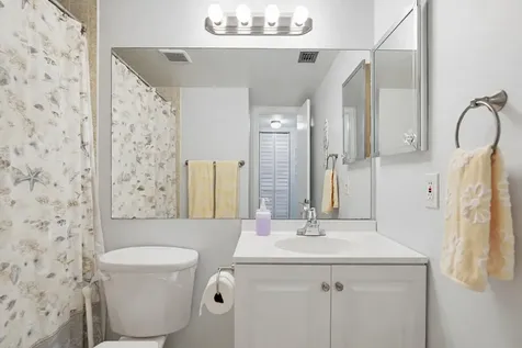 119 Lake Pine Circle Greenacres FL 33463
