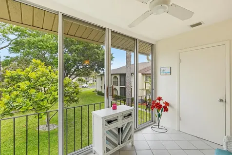 119 Lake Pine Circle Greenacres FL 33463