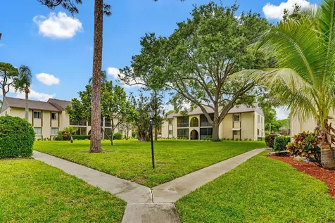 119 Lake Pine Circle Greenacres FL 33463