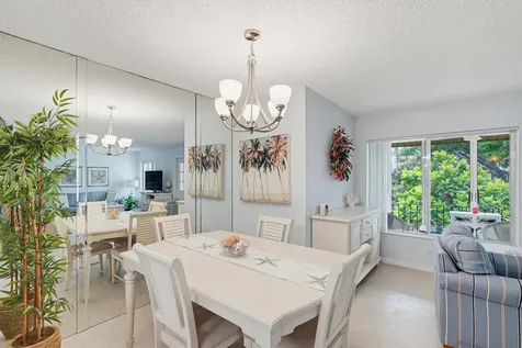 119 Lake Pine Circle Greenacres FL 33463