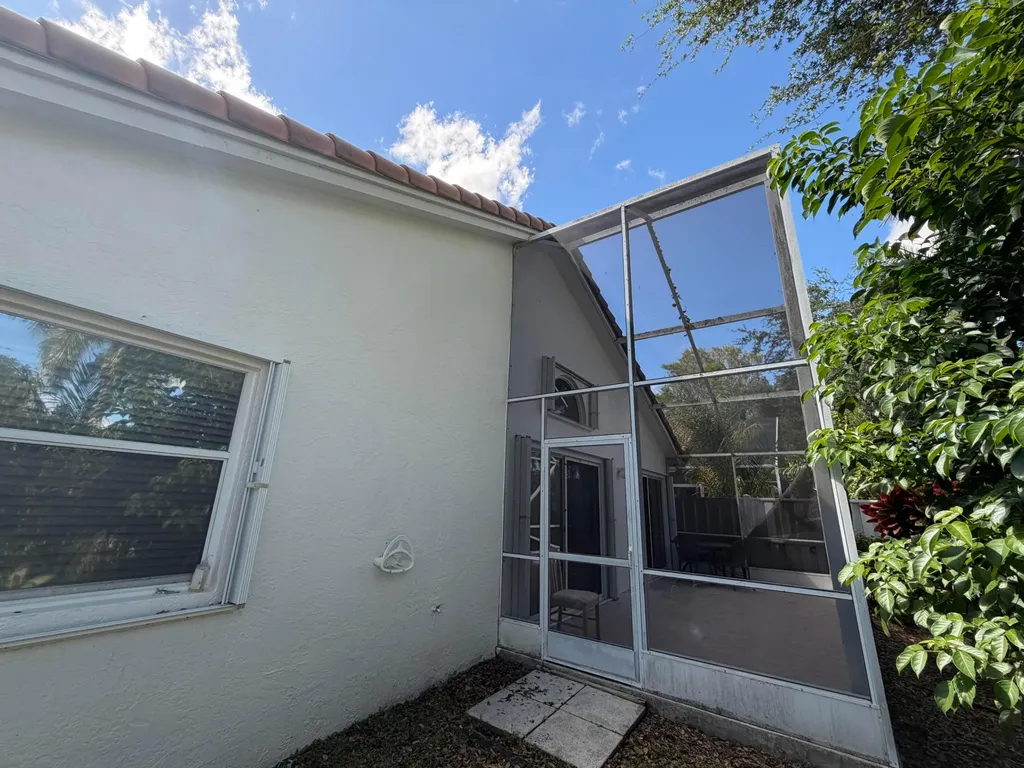 9706 Harbour Lake Circle Boynton Beach FL 33437