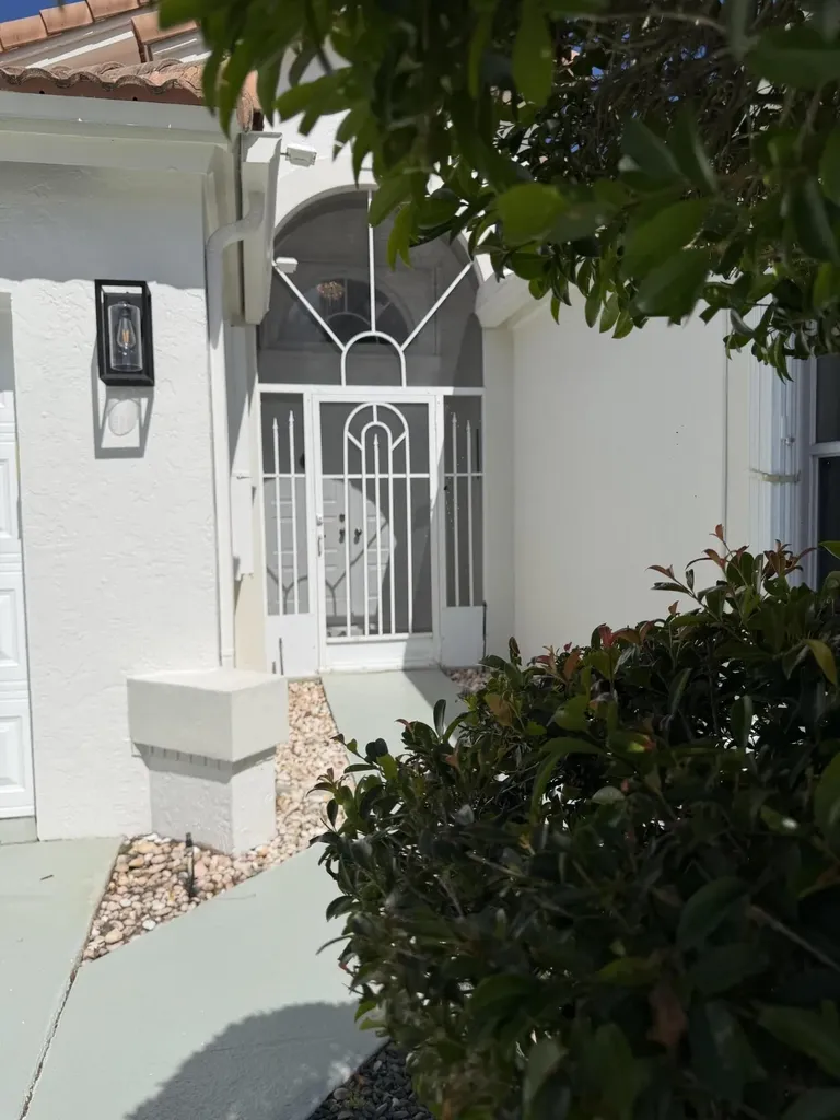 9706 Harbour Lake Circle Boynton Beach FL 33437