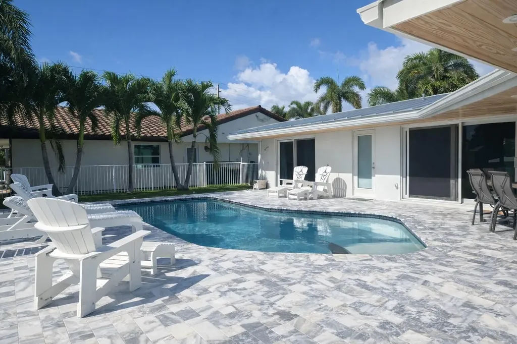 3910 NE 26th Avenue Lighthouse Point FL 33064