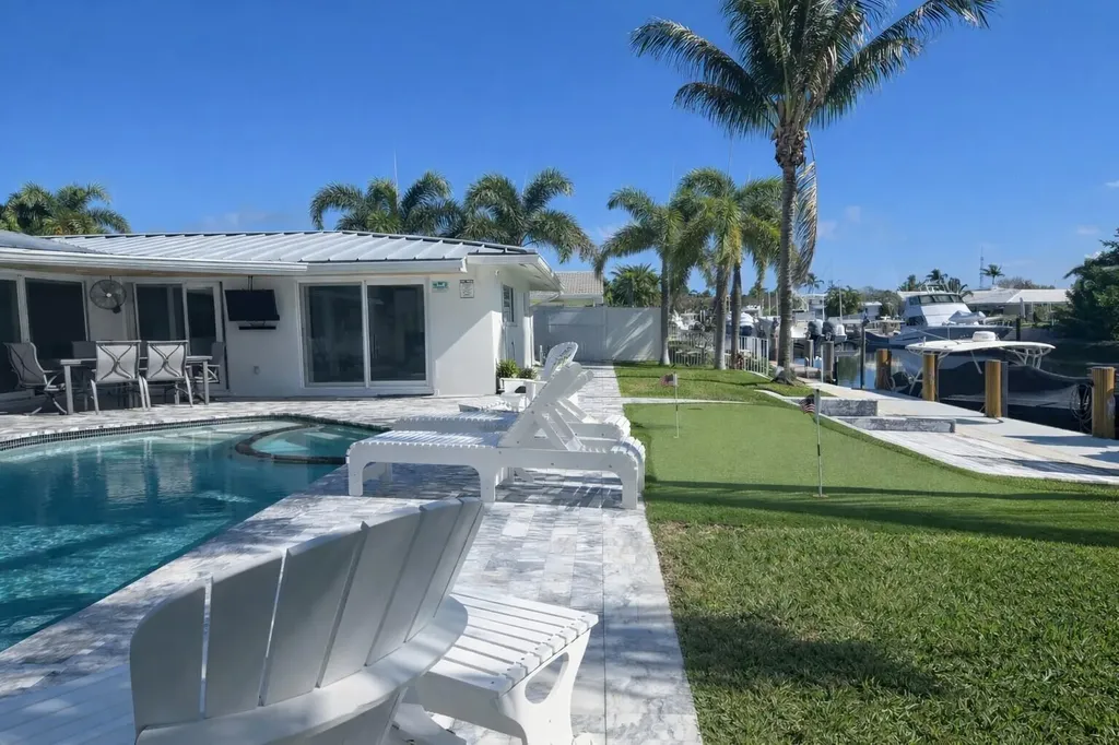 3910 NE 26th Avenue Lighthouse Point FL 33064