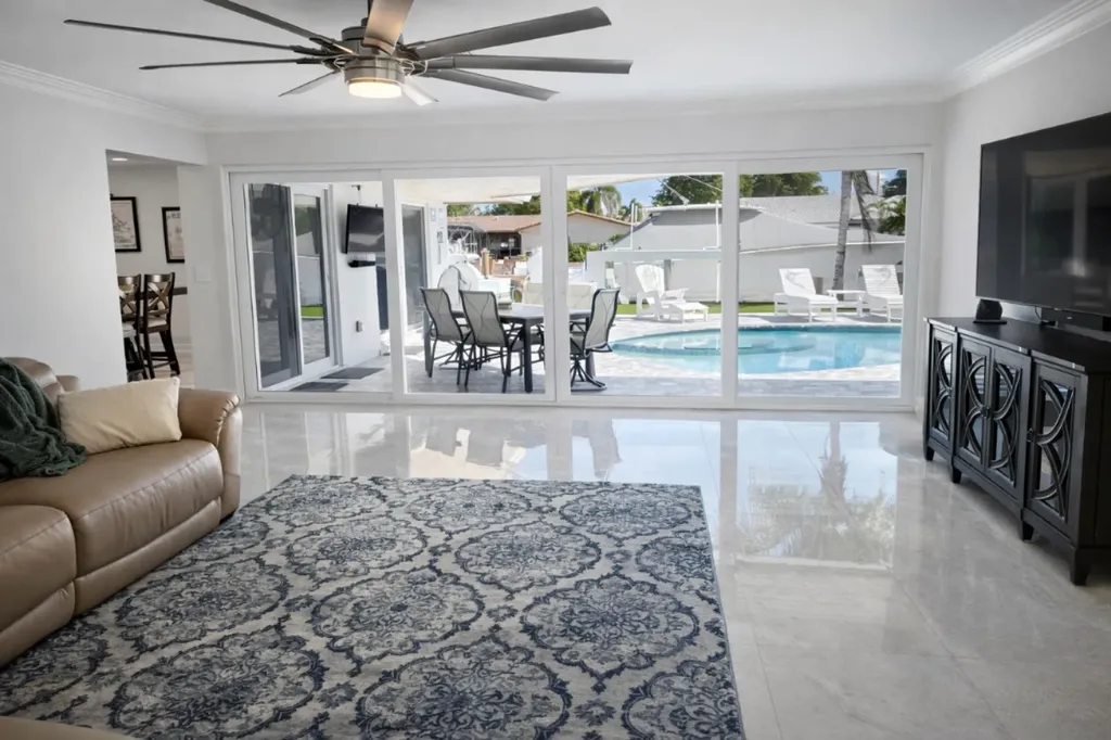 3910 NE 26th Avenue Lighthouse Point FL 33064