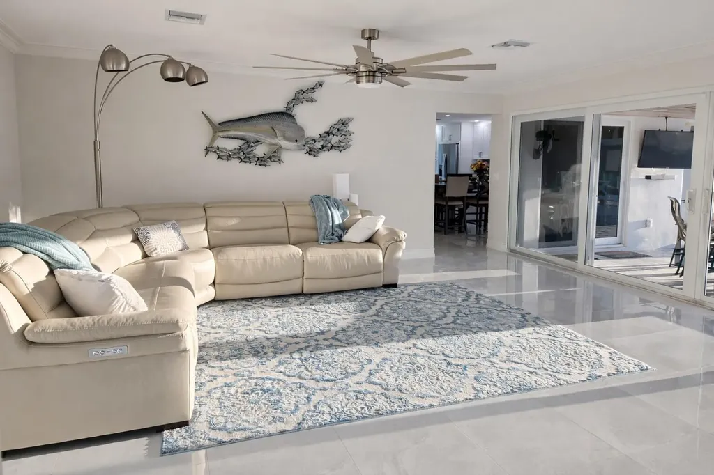 3910 NE 26th Avenue Lighthouse Point FL 33064