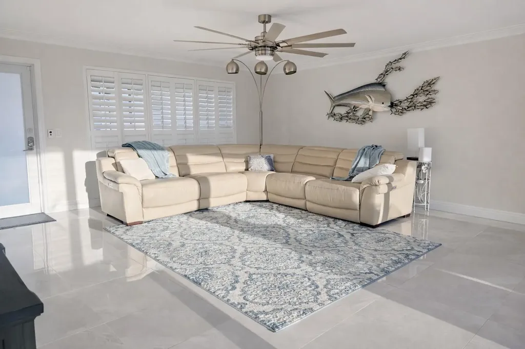 3910 NE 26th Avenue Lighthouse Point FL 33064
