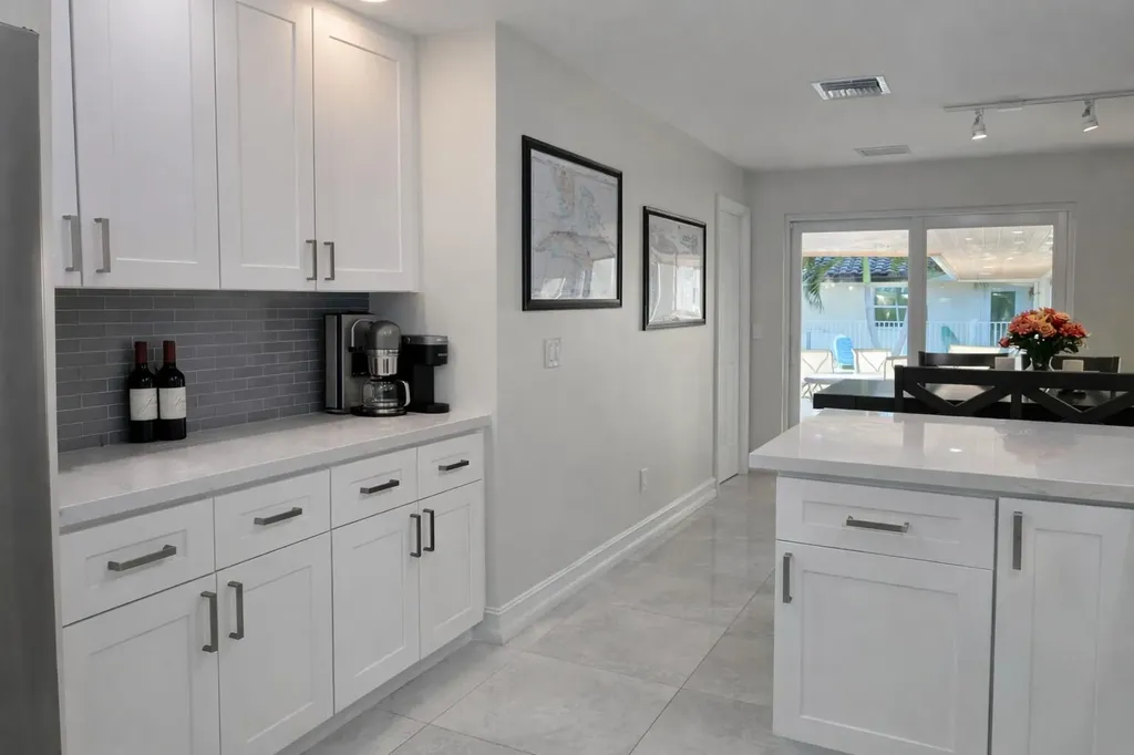 3910 NE 26th Avenue Lighthouse Point FL 33064