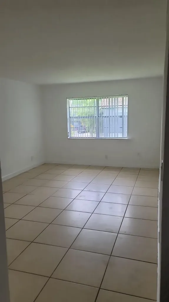 4839 NW 9th Drive Plantation FL 33317