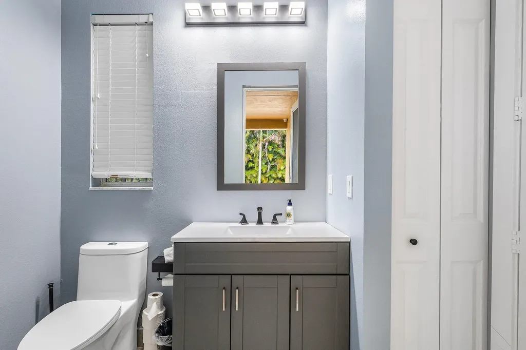 3486 Lago De Talavera Lake Worth FL 33467