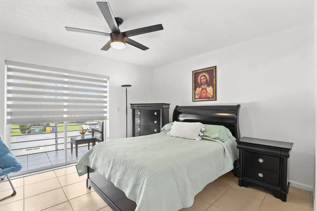 215 Sheffield I West Palm Beach FL 33417