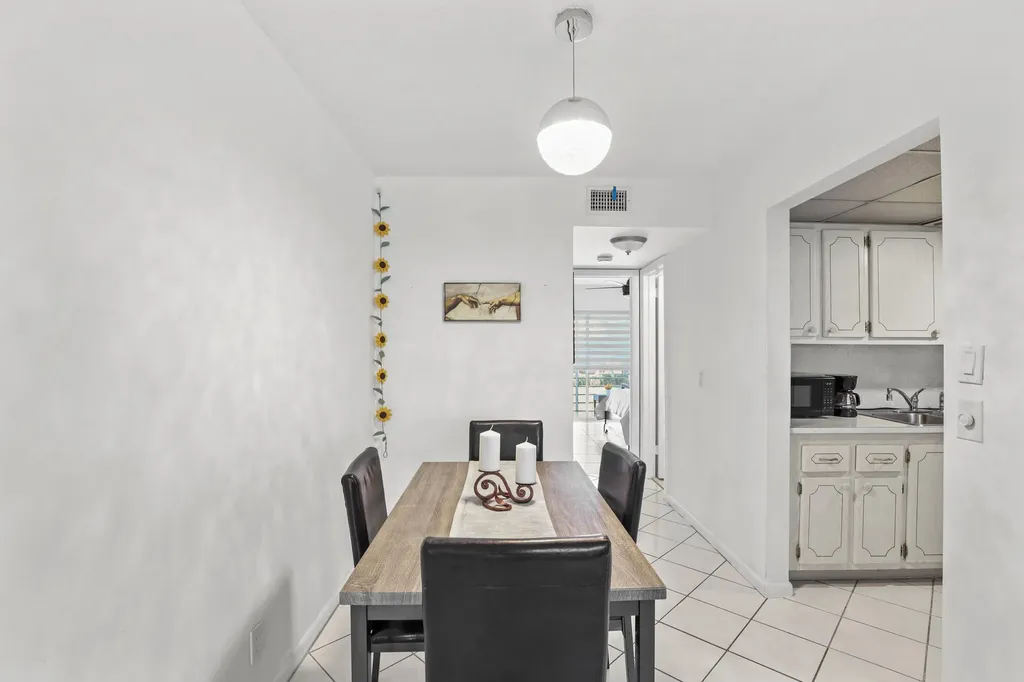 215 Sheffield I West Palm Beach FL 33417