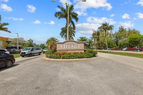 215 Sheffield I West Palm Beach FL 33417