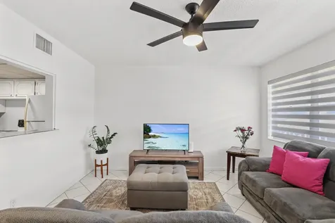 215 Sheffield I West Palm Beach FL 33417