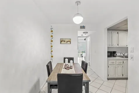 215 Sheffield I West Palm Beach FL 33417