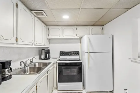 215 Sheffield I West Palm Beach FL 33417