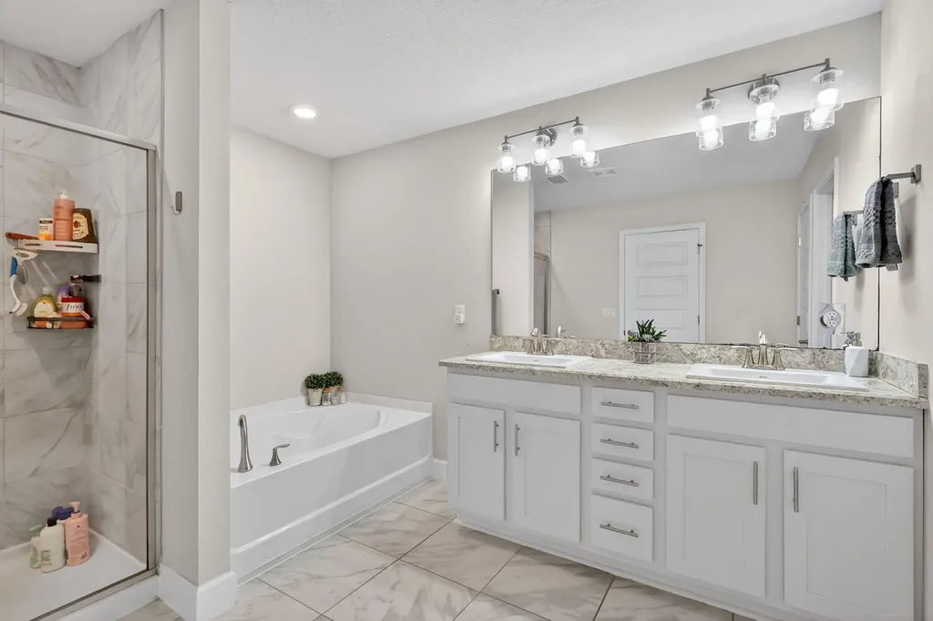 674 NE Turtleback Trail Port St Lucie FL 34983