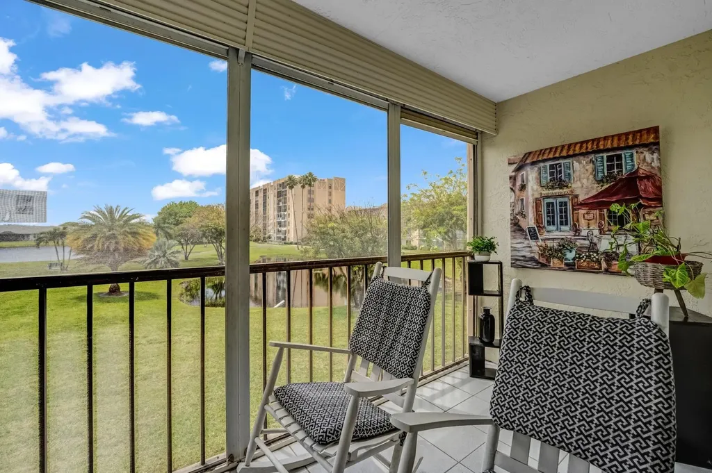 6936 Huntington Lane Delray Beach FL 33446