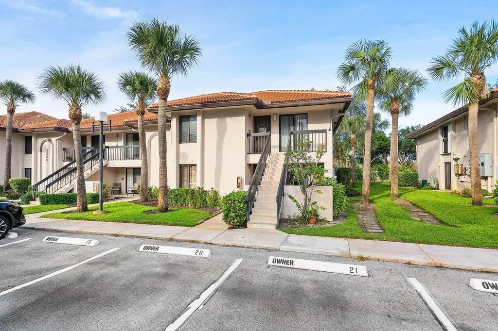 5200 E Club Circle Boca Raton FL 33487