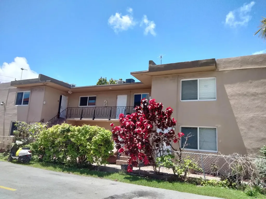 460 SW 7th Street Miami FL 33130
