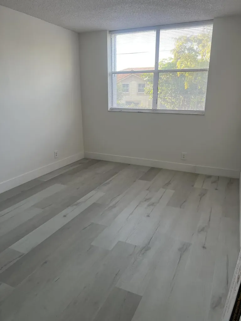 2501 Riverside Drive Coral Springs FL 33065