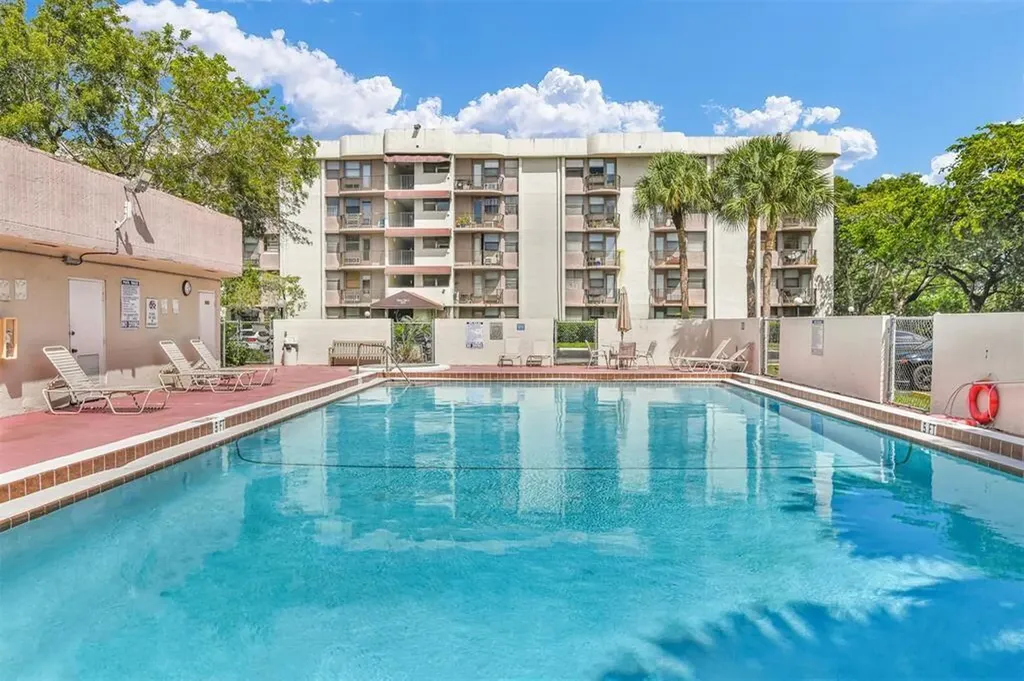 2501 Riverside Drive Coral Springs FL 33065