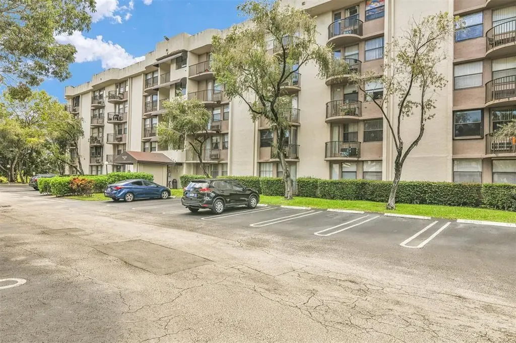 2501 Riverside Drive Coral Springs FL 33065