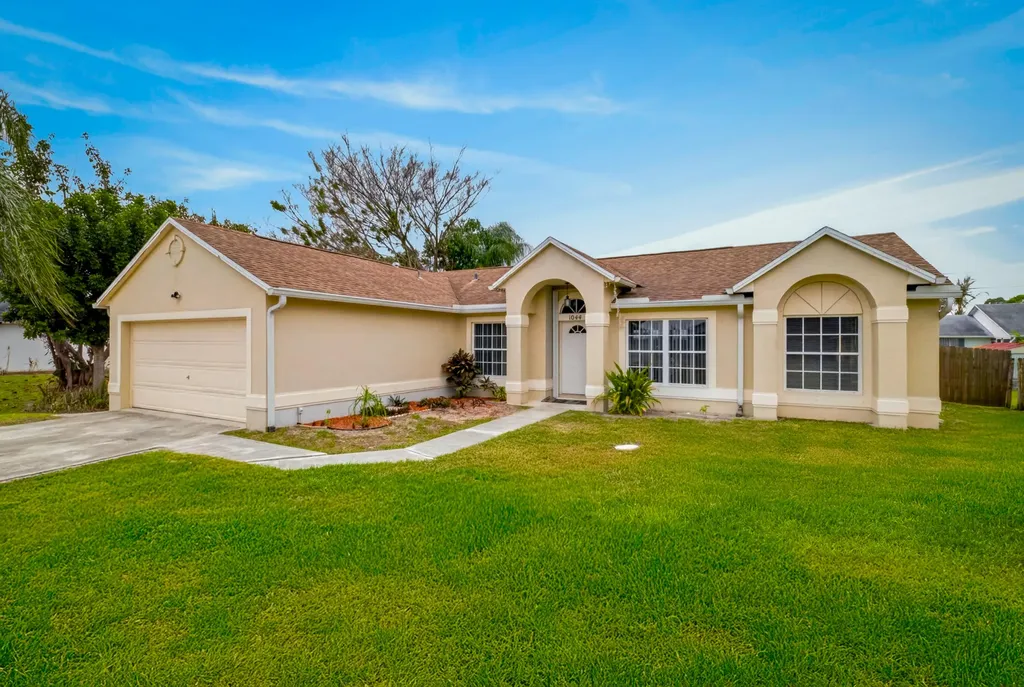 1044 SW Payne Avenue Port St Lucie FL 34953
