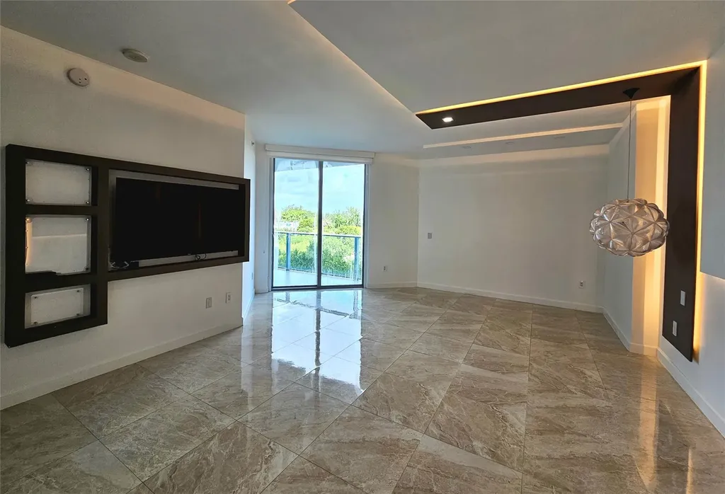 17301 Biscayne Boulevard North Miami Beach FL 33160