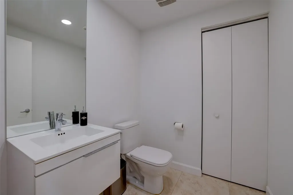 17301 Biscayne Boulevard North Miami Beach FL 33160