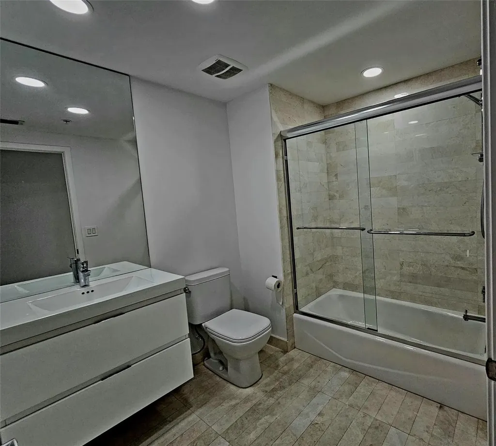 17301 Biscayne Boulevard North Miami Beach FL 33160