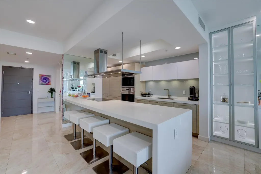 17301 Biscayne Boulevard North Miami Beach FL 33160