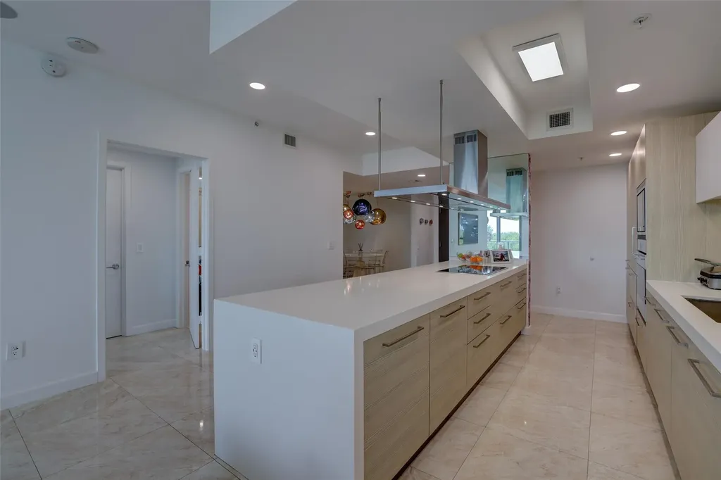 17301 Biscayne Boulevard North Miami Beach FL 33160