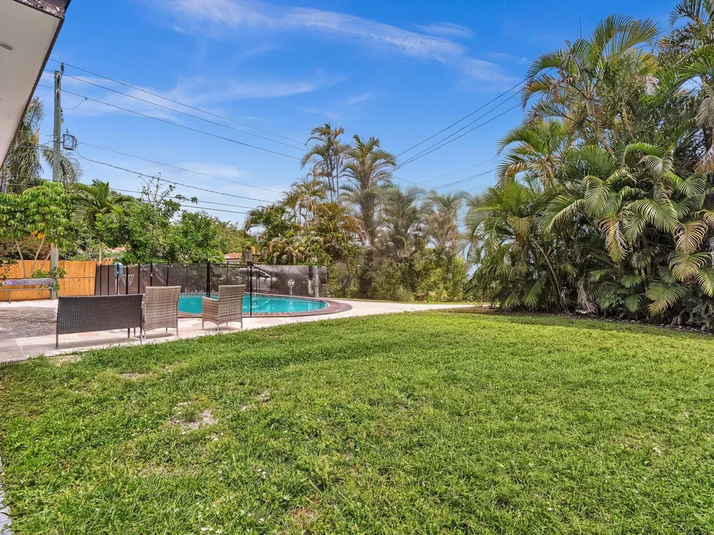 2003 N 42nd Avenue Hollywood FL 33021