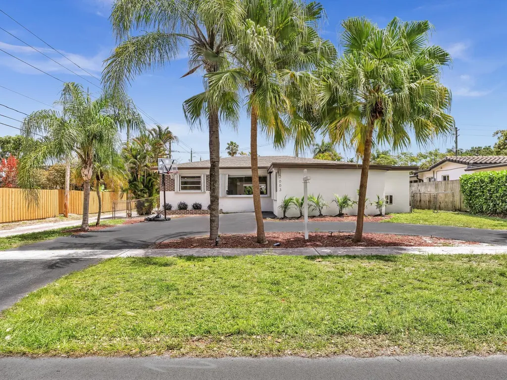 2003 N 42nd Avenue Hollywood FL 33021