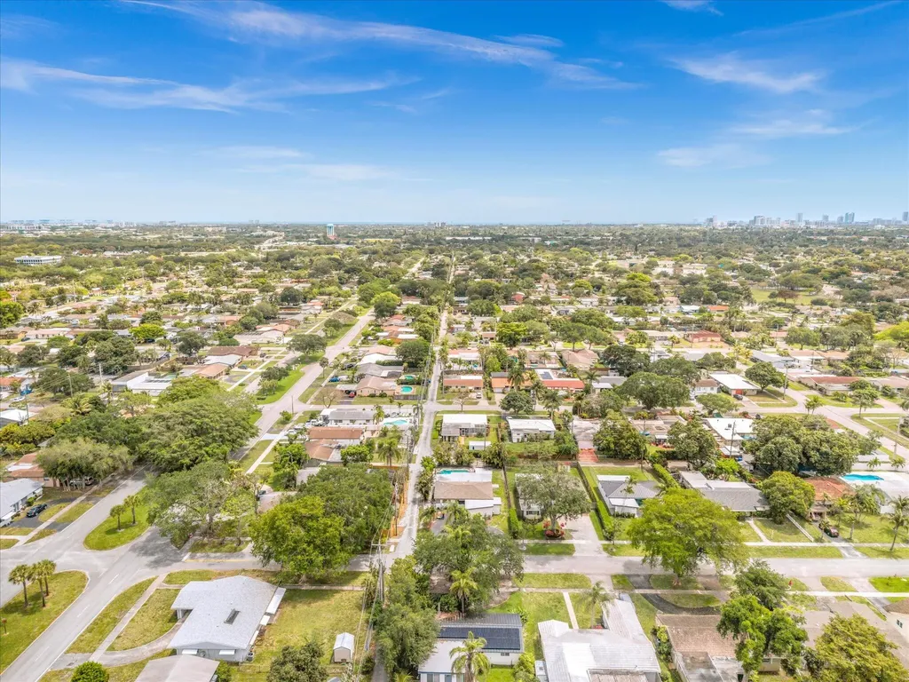 2003 N 42nd Avenue Hollywood FL 33021