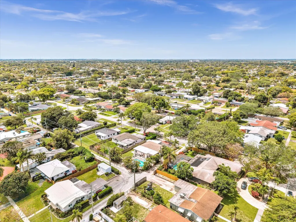 2003 N 42nd Avenue Hollywood FL 33021
