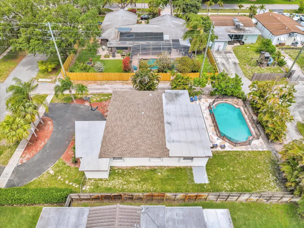 2003 N 42nd Avenue Hollywood FL 33021