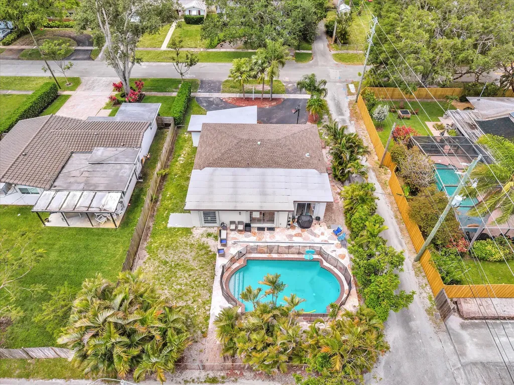 2003 N 42nd Avenue Hollywood FL 33021