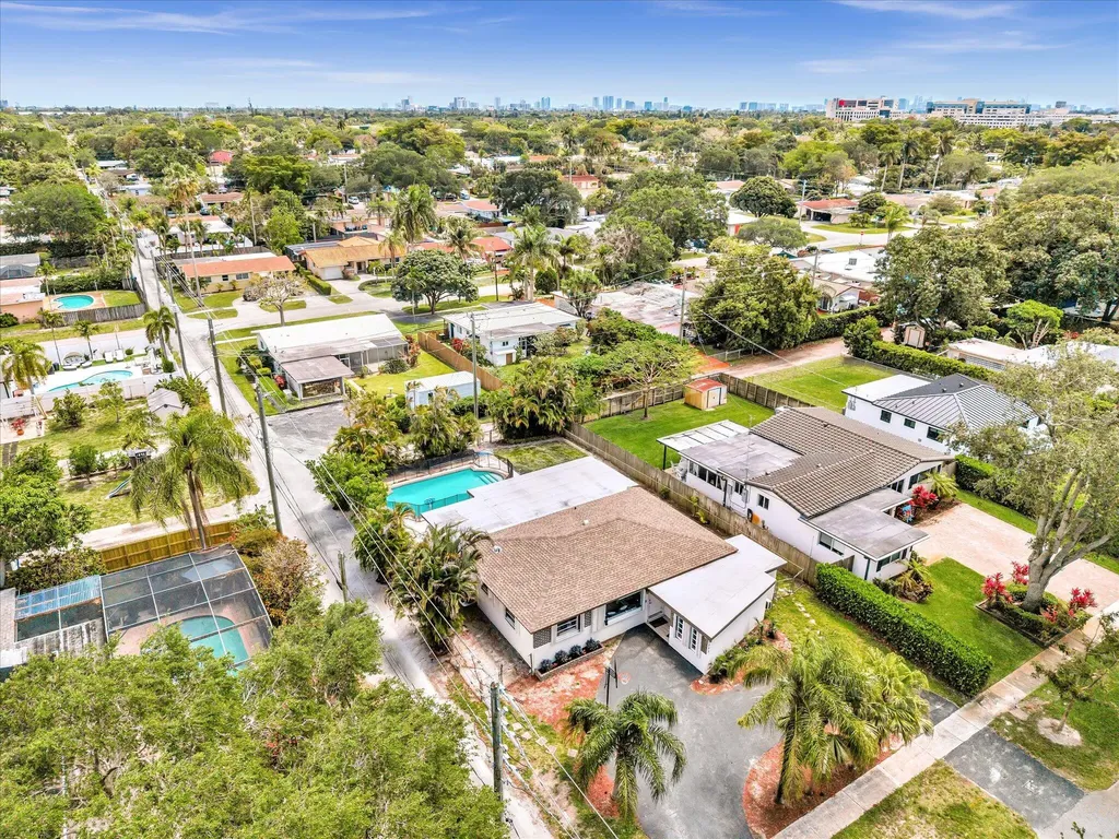 2003 N 42nd Avenue Hollywood FL 33021