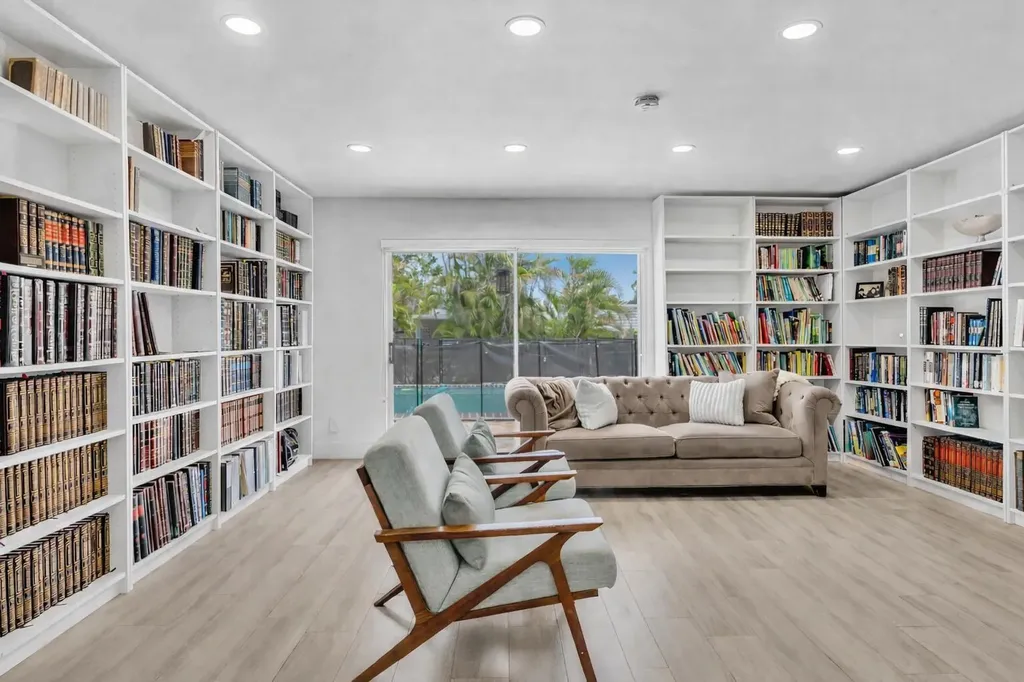 2003 N 42nd Avenue Hollywood FL 33021