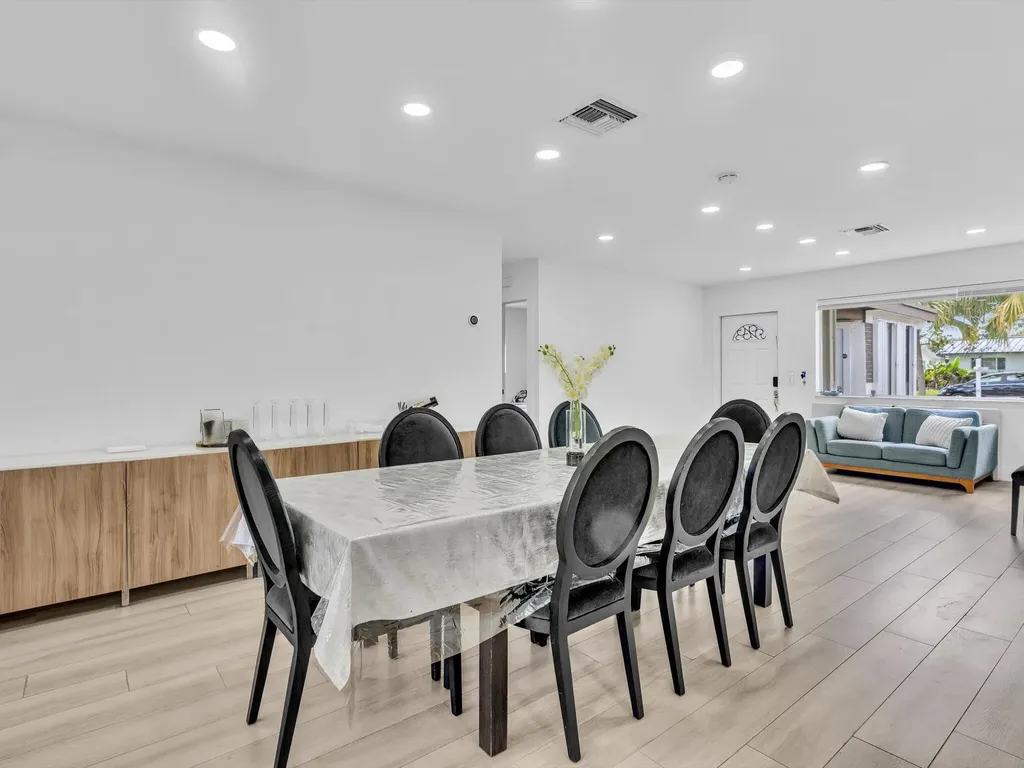 2003 N 42nd Avenue Hollywood FL 33021