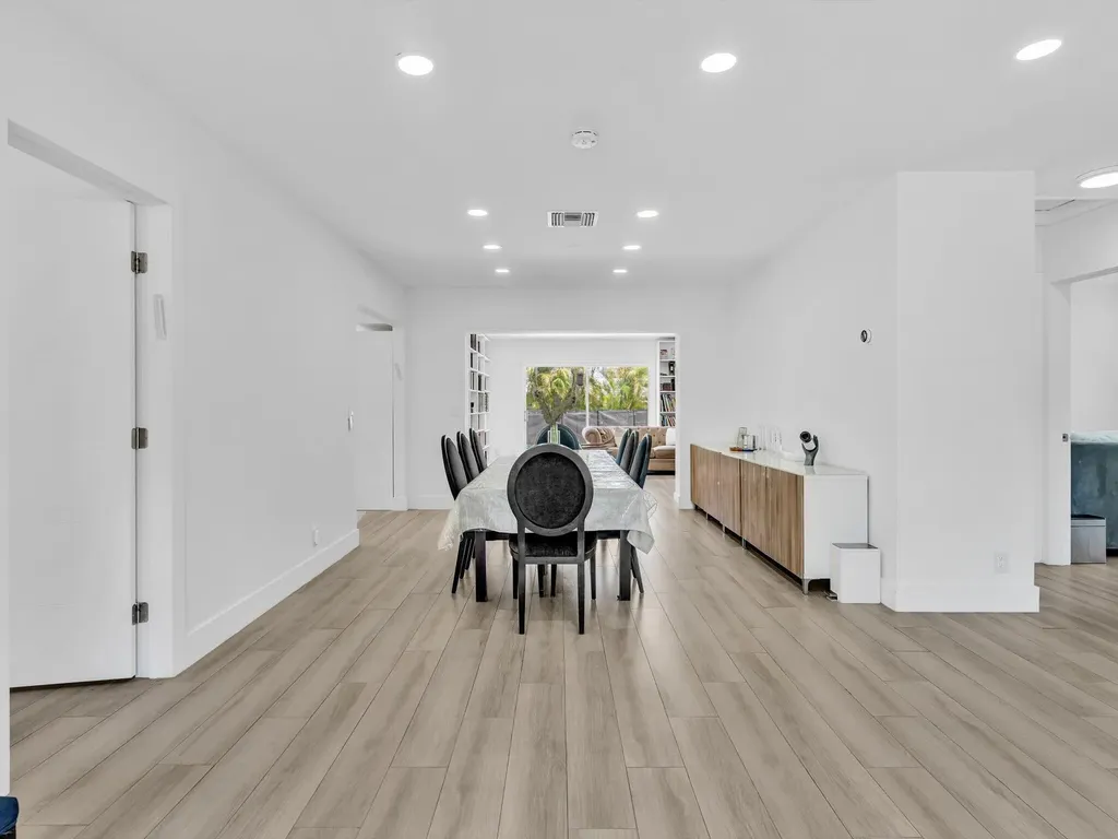 2003 N 42nd Avenue Hollywood FL 33021
