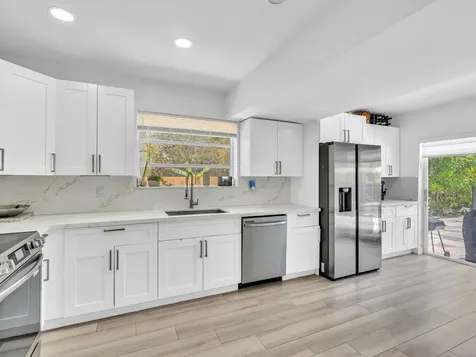 2003 N 42nd Avenue Hollywood FL 33021