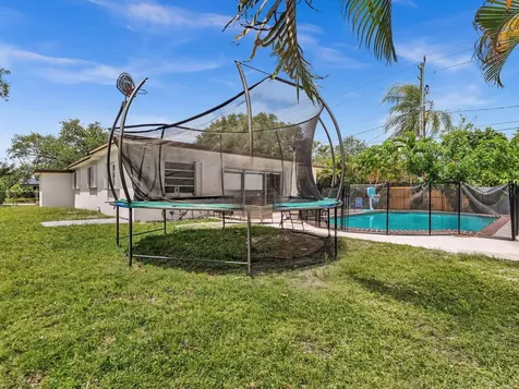 2003 N 42nd Avenue Hollywood FL 33021