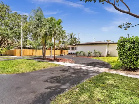 2003 N 42nd Avenue Hollywood FL 33021