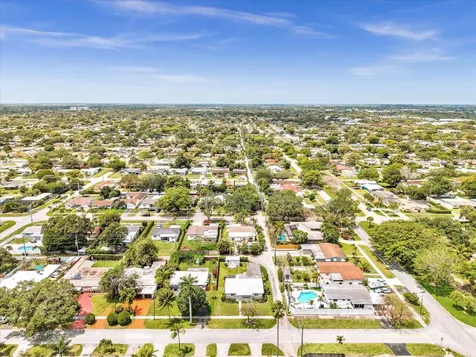2003 N 42nd Avenue Hollywood FL 33021