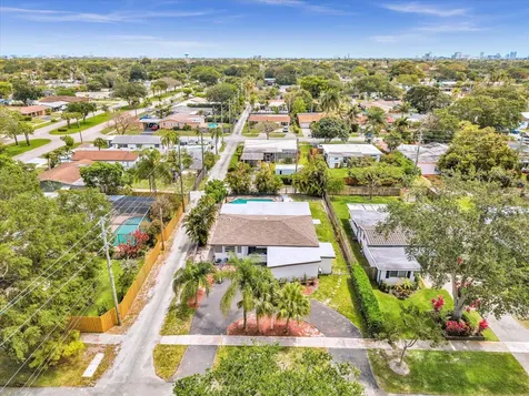 2003 N 42nd Avenue Hollywood FL 33021