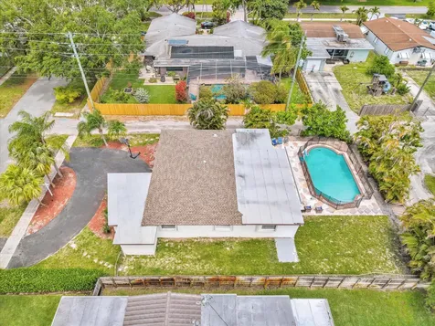 2003 N 42nd Avenue Hollywood FL 33021